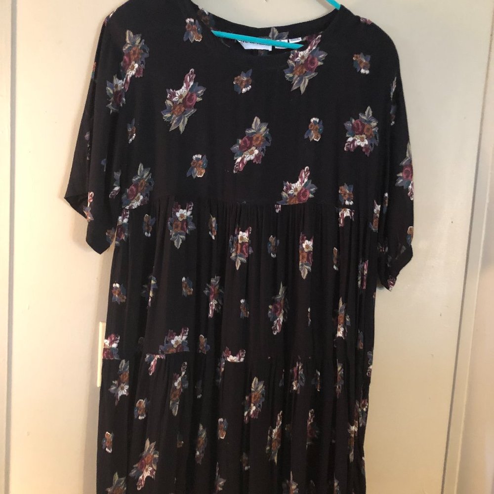 Cute Options black dress Size Medium